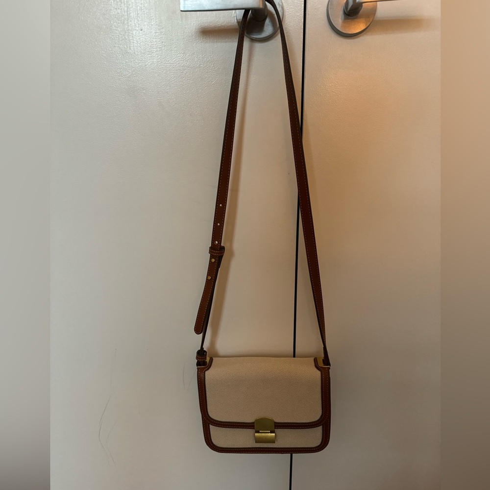 Mango crossbody